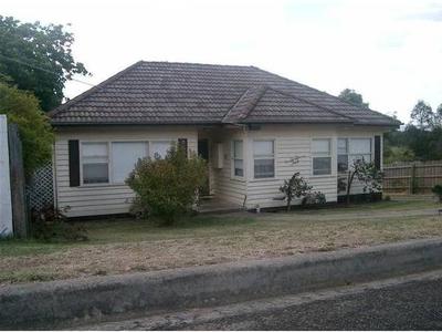 NEAT ELEVATED AND READY FOR NEW OWNER Picture NEAT ELEVATED AND READY FOR NEW OWNER Picture