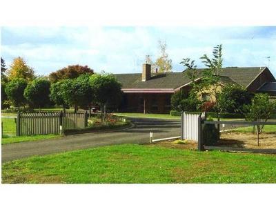 COUNTRY LIVING AT ITS BEST Picture COUNTRY LIVING AT ITS BEST Picture