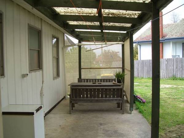 Investors or First Home Buyers Picture 3