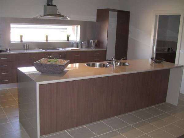 THIS ONE IS A CONTEMPORARY WHOPPER! Picture 3