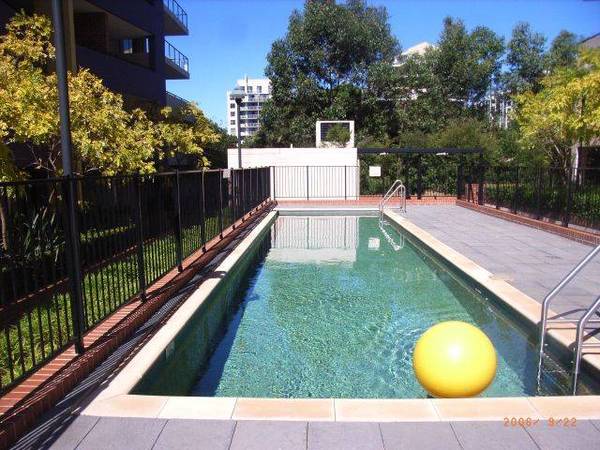 The Waldorf Apartments Picture 2