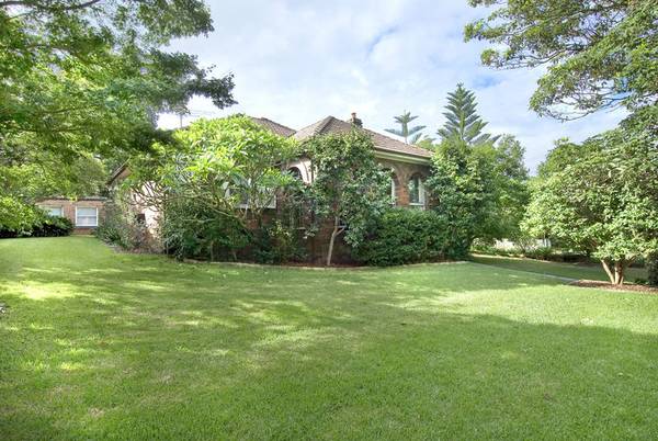 Gracious, Spacious & Brimming with Potential Picture 2