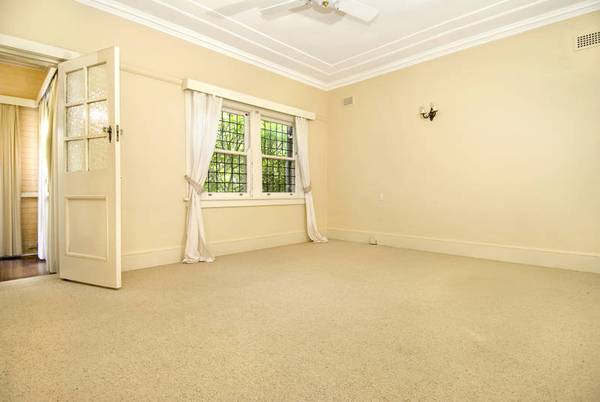 Gracious, Spacious & Brimming with Potential Picture 3