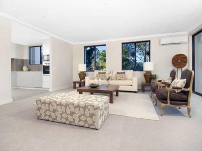 Luxury apartment living in a prestigious North Shore location Picture