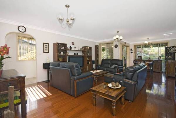 A Single Level Villa Picture 3