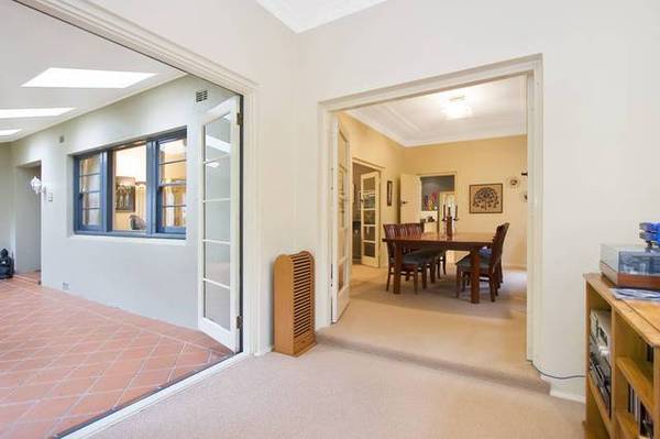 Casual Elegance Picture 3