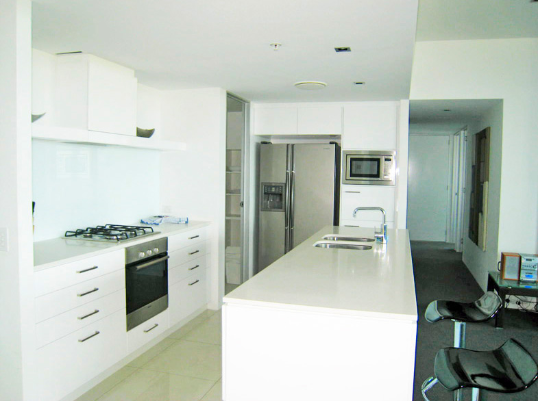 Q1 - 3 bedroom apartment, South facing for less than $1 million! Picture 2