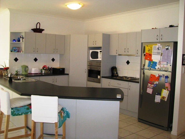 FANTASTIC FAMILY HOME Picture 3