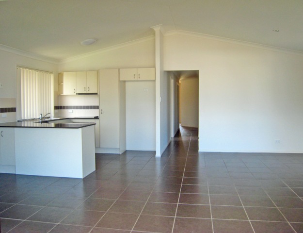 BETTER THAN A DUPLEX! Picture 3