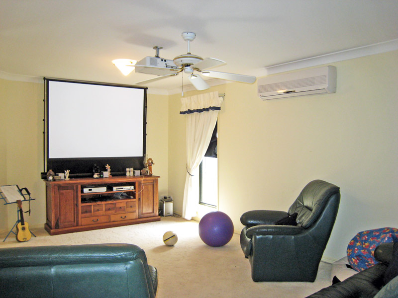 Stunner in Ormeau Hills Picture 2