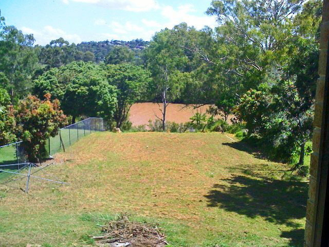 Brand New 2 Storey Riverfront Home Picture 1