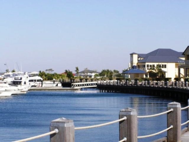 PARADISE BY THE WATER Picture 2