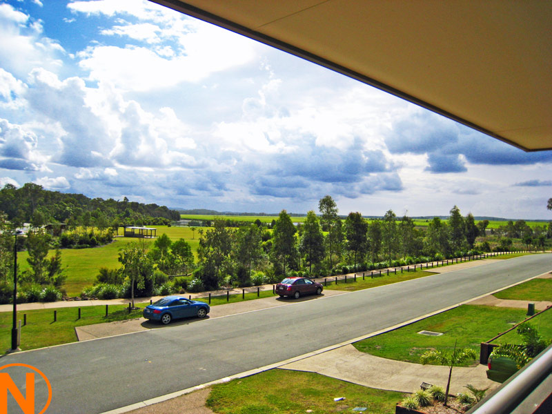 Amazing Metricon Mansion Picture 3