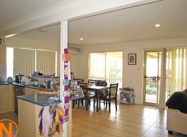 Two Storey Beauty! Picture 3