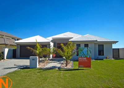 Breathtaking Residence by the Water Picture