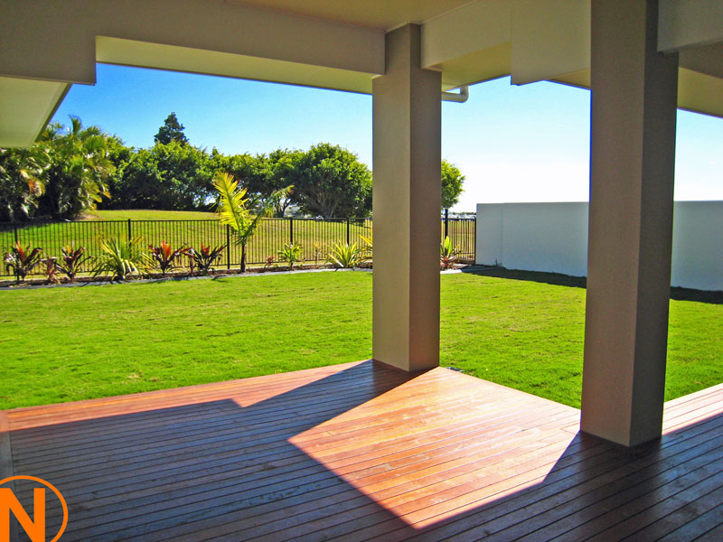 Breathtaking Residence by the Water Picture 3