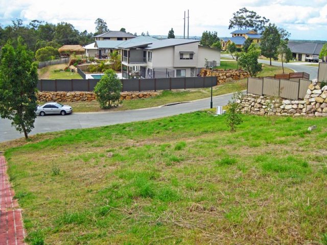 Beautiful Block with North Easterly Aspect Picture 3