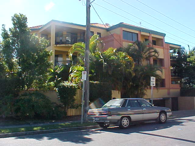 LUXURY UNIT Picture 1