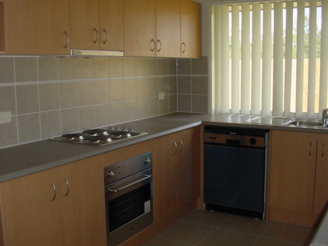 FAMILY HOME Picture 3