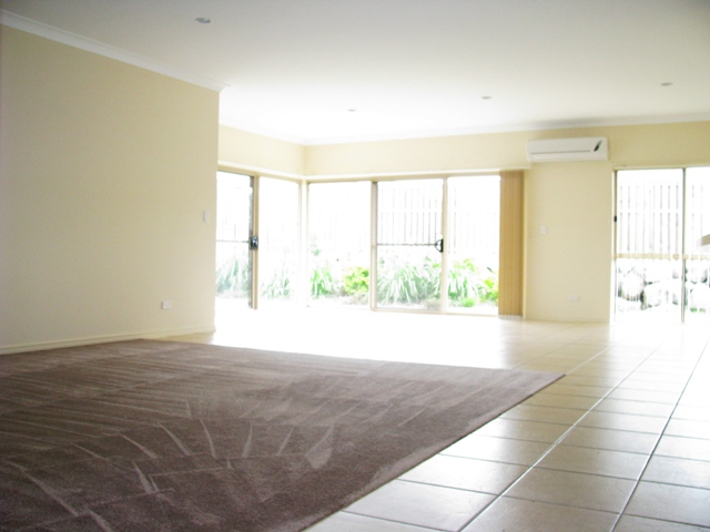 GREAT LOCATION ! Picture 3