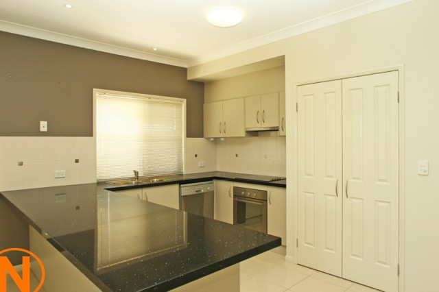 URGENT SALE - VENDOR MOVED INTERSTATE Picture 3