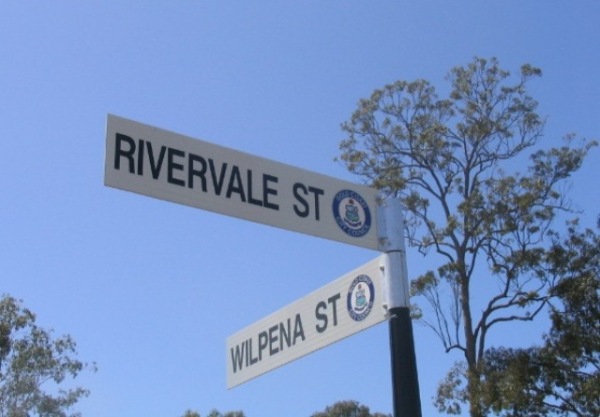 JUST LIKE NEW ! Picture 1