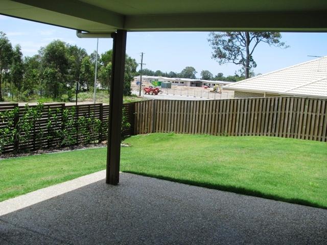 FANTASTIC MODERN HOME! Picture 2