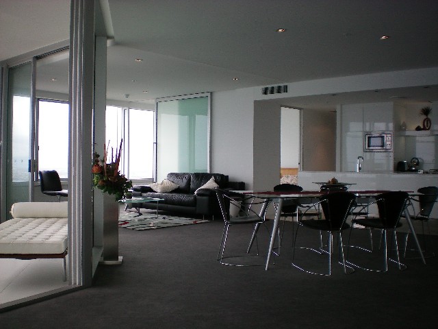 Q1 with 180 Degree Views Picture 3