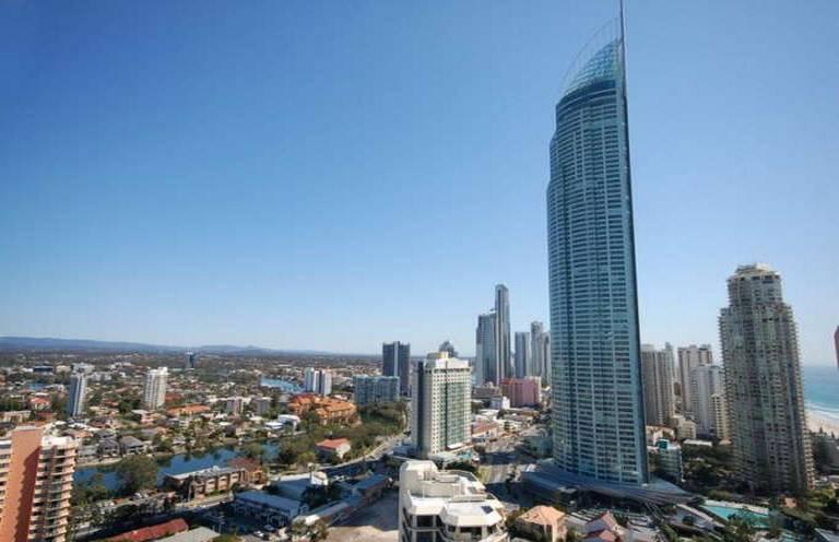 Q1 - Owner selling $100,000 below others! Picture 1