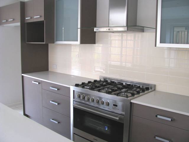 STYLISH LARGE HOME Picture 3