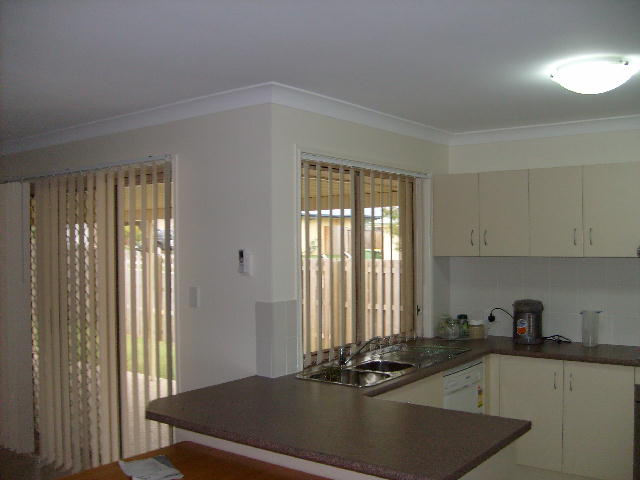 Family Home In Jacobâ??s Ridge With Corner Position Picture 3