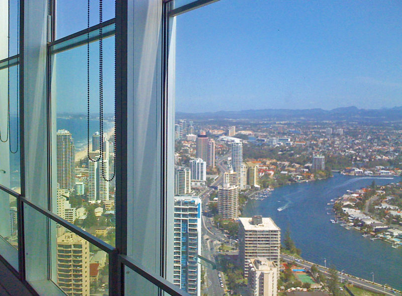 Q1 - SURFERS & HINTERLAND VIEWS! Picture 3