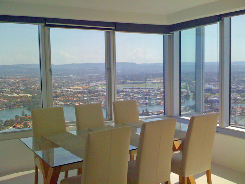 Q1 - SURFERS & HINTERLAND VIEWS! Picture 1