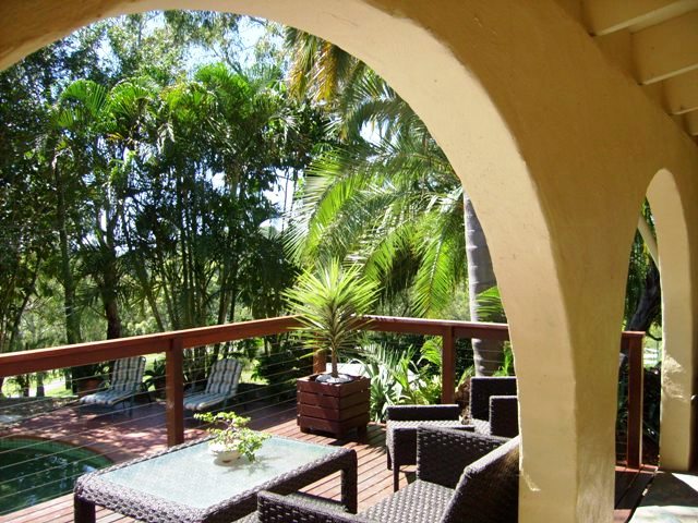 Estate Living On A Whole Lot Of Land Picture 1