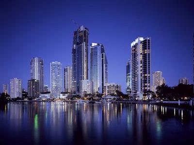 Views to the River Picture