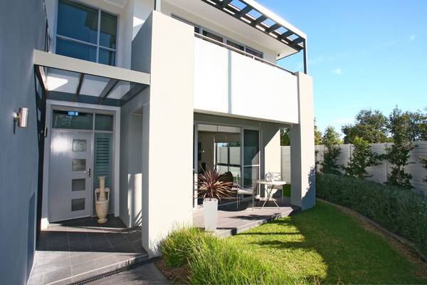 IT'S GOT IT ALL Picture 2