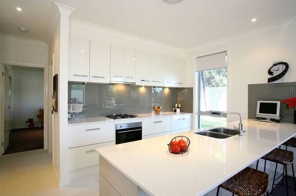 IT'S GOT IT ALL Picture 3