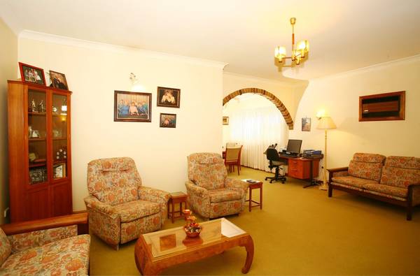 EXCELLENT VALUE Picture 2