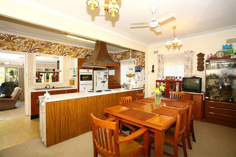 UNIQUE OPPORTUNITY Picture 2