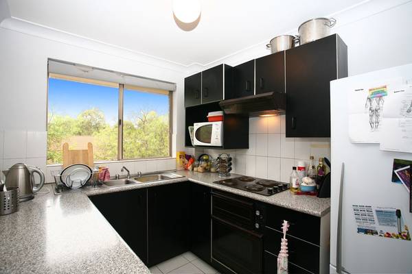 DON'T MISS THIS OPPORTUNITY Picture 2