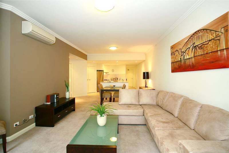 EXCEPTIONAL VALUE FOR THE WATERFRONT Picture 1