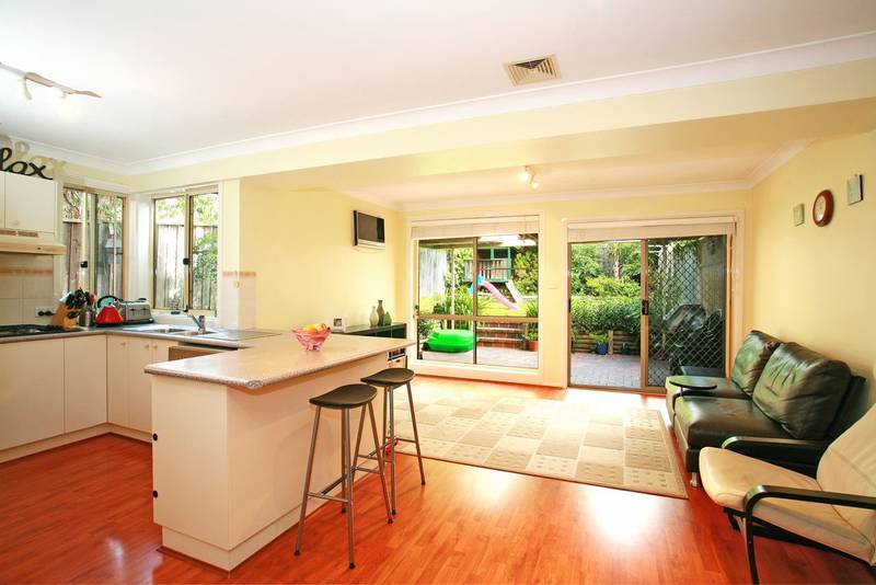 STONE'S THROW TO WATER AND PARKS Picture 2