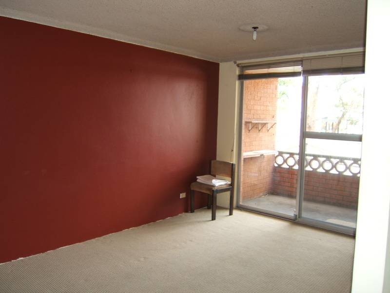Well Located 2 Bedroom Unit Picture