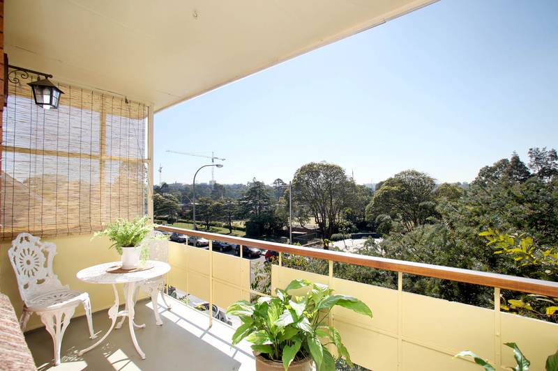 Rarely Found North East Facing Stylish THREE Bedroom Picture 1