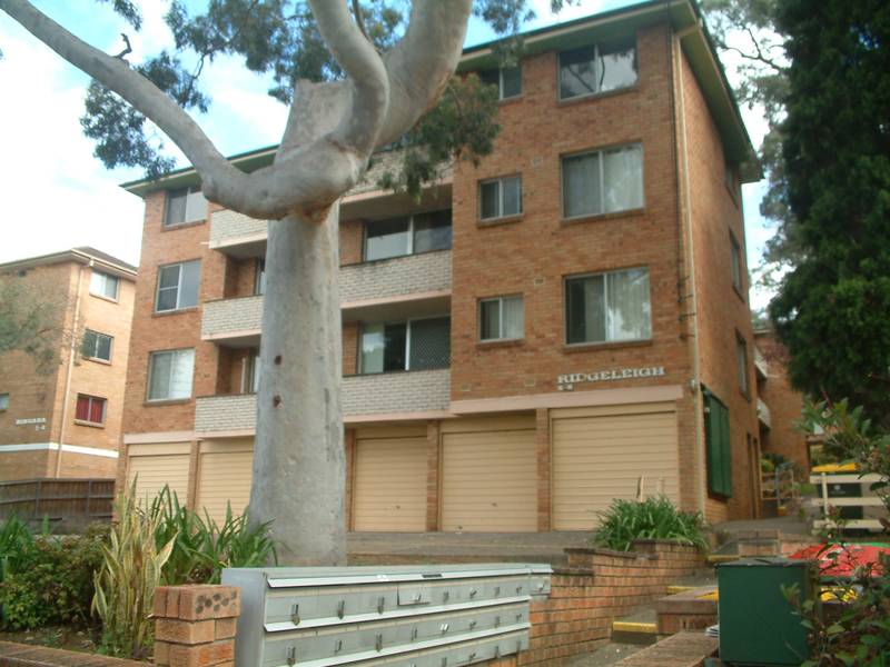Immaculate, mid floor 2 bedroom unit. Picture 1