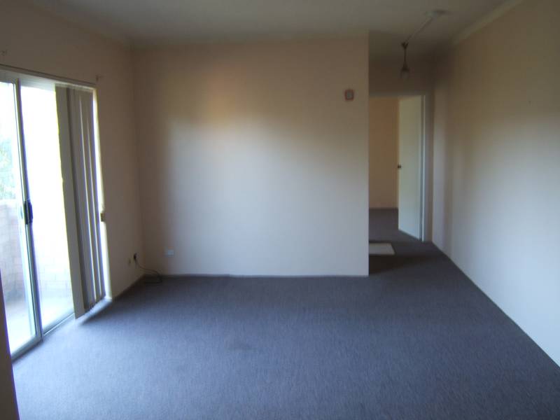 One bedder in ideal location!! Picture 1