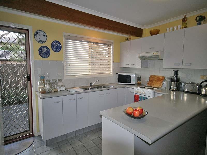 A SUNNY PLACE TO LIVE. Picture 3