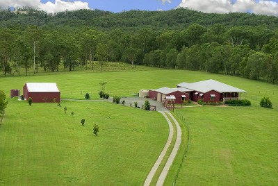 COUNTRY LIFE .... CITY AMENITIES Picture