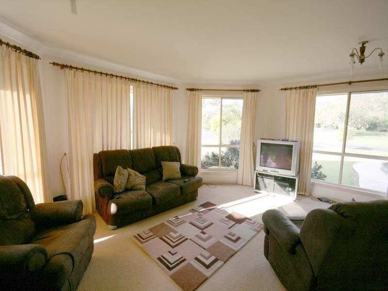 PEACE OF MIND - LIVE AND PLAY SAFE Picture 3