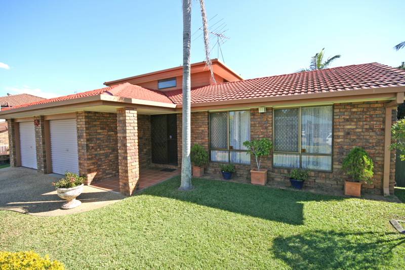 A FAMILY HOME FOR THE EXTENDED FAMILY Picture 1